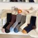 Gestreifte Socken aus Wollmischung für Damen und Herren – Mid-Crew-Thermosocken aus dickem Strick mit Farbblockierung, bequem und atmungsaktiv für alle Jahreszeiten_voghion.com