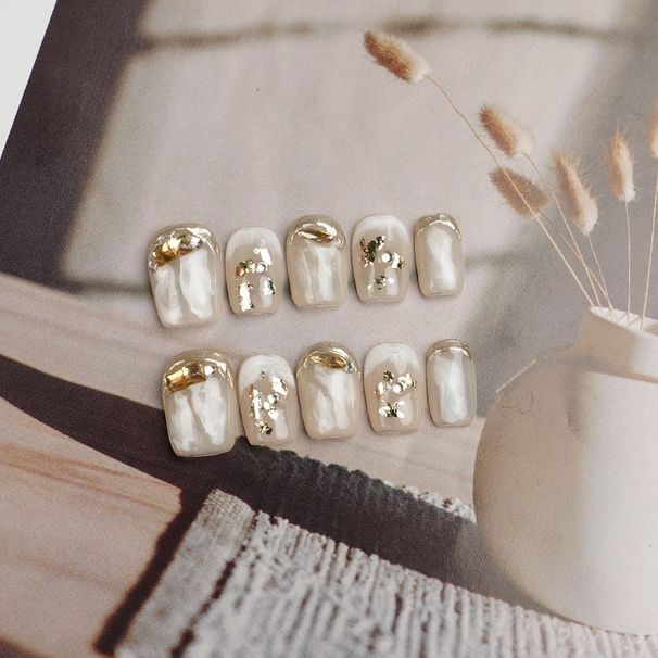 Patch Wear Manicure Wear Nail Handmade Handgezeichneter, verwischbarer Strassstein Nude Color Niche High-End Tragbare Fertigkunst Kurze Nagelaufkleber_voghion.com