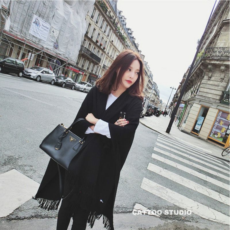 Übergroßer Schal für Damen im Herbst und Winter, koreanische Version, vielseitiger, rein schwarzer, warmer, geteilter Umhang mit doppeltem Verwendungszweck_voghion.com