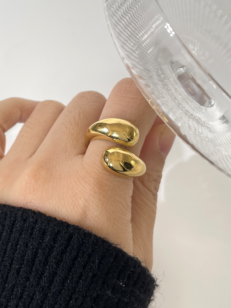 Small group cold wind titanium steel water drop cross glossy ring exaggerated irregular ring_voghion.com