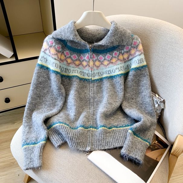 Cardigan in maglia Fair Isle – Carré ricamato a mano di ispirazione nordica e colletto in pelliccia sintetica (taglia unica, capo essenziale per l'inverno, con cerniera frontale)_voghion.com