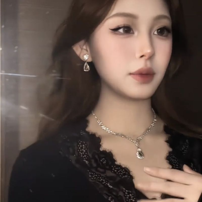 of Qianjin Full Diamond Water Droplet Earrings, Personalized High-end Feeling Zircon Tassel Collarbone Chain, Light Earrings, ! Chain,_voghion.com