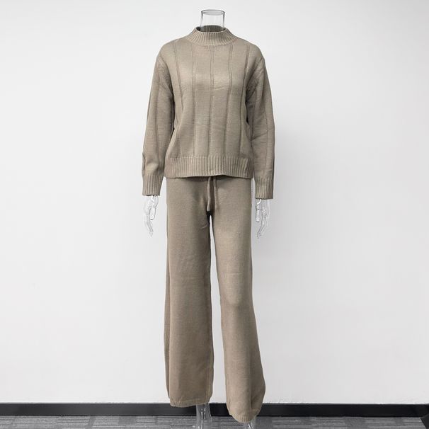 Completo composto da maglione dolcevita lavorato a maglia dal taglio rilassato e pantaloni larghi con elastico in vita – Comodo abbigliamento da casa per autunno e inverno da donna_voghion.com