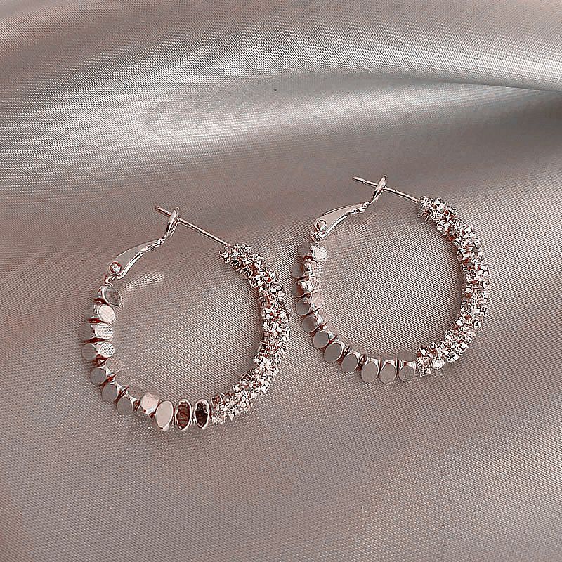 Unique Circle Hoop Earrings With Small Silver Pieces, Niche Light Luxury Design, High-end Stud Earrings, Exaggerated Ear_voghion.com