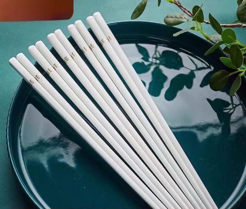 Heißes, weißes, elegantes, wiederverwendbares Essstäbchen-Set aus Keramik_voghion.com