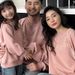 Set con felpa con cappuccio e scritta rosa per la famiglia: maglione in pile di ispirazione coreana e pantaloni a gamba dritta (S-3XL, 95% cotone, outfit coordinati pronti per Instagram)_voghion.com
