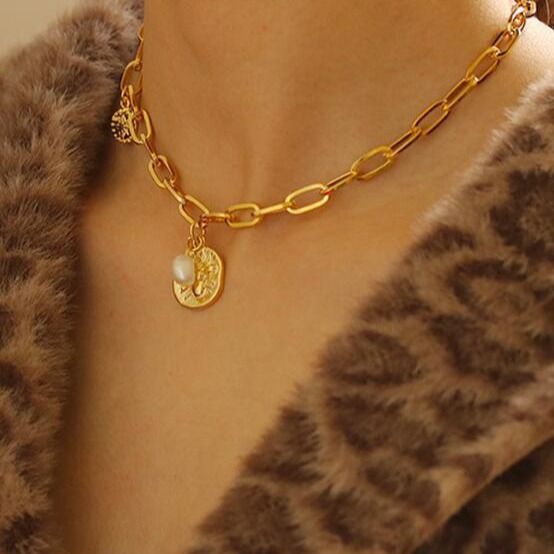 L51 Pearl Gold Little Bee Thick Chain Necklace For Women With Short Design Sense, Korean Version Trendy And Cool,_voghion.com