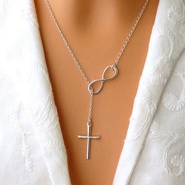 Collana corta con croce semplice e numero fortunato 8 in vendita calda_voghion.com