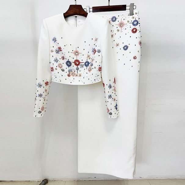 Set aus Crop-Top und Maxirock mit Diamantperlen – Promi-inspiriertes zweiteiliges Outfit (Weiß/Schwarz, S-XXL)_voghion.com