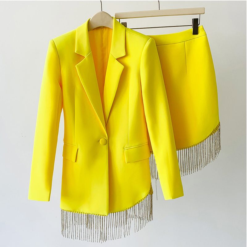 Damenbekleidung Hellgelbes, mittellanges Blazer-Zweiteiler-Set mit Kettenfransen und Halbrock_voghion.com