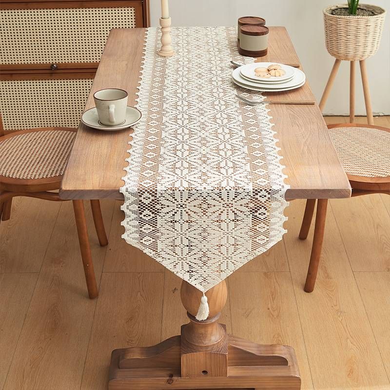 Klassieke opengewerkte geweven tafelloper - natuurlijke vintage eettafeldecoratie met kantrand_voghion.com