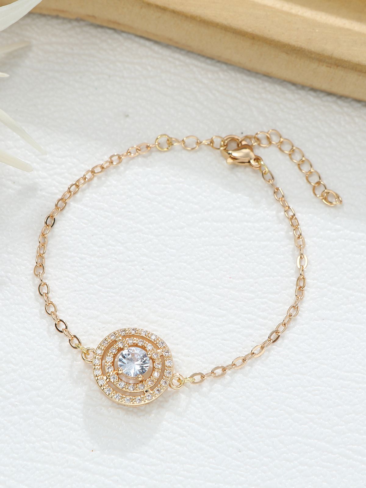 Set di gioielli da donna, alla moda, squisito, con due file di zirconi cubici rotondi, orecchini, collana, bracciale e anello, quattro pezzi._voghion.com