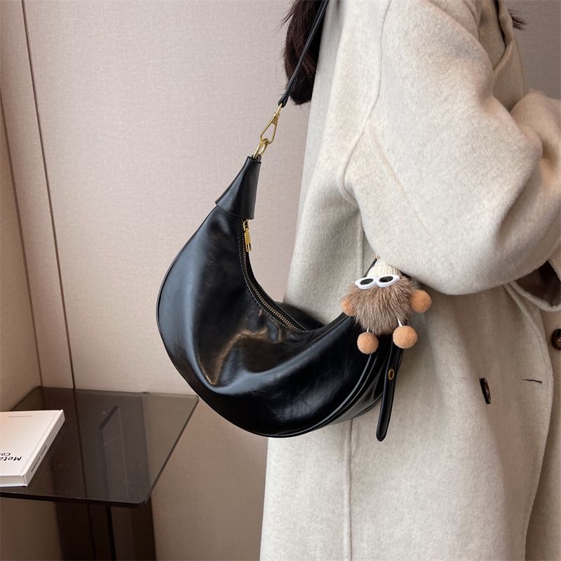 Summer High-end Niche Design Bag Women's New Summer Popular Foreign Style Messenger bag texture all-match dumpling bag_voghion.com