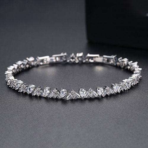 Damenschmuck V-förmiges Armband mit 3A Zirkonia-Tropfen, elegantes geometrisches Design für Abendpartys und besondere Anlässe_voghion.com