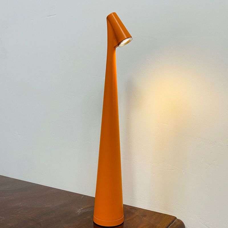 Lampada da tavolo moderna semplice e moderna, alta, ricca e attraente, da comodino, da scrivania, da lettura, a LED, piccola, da giardino_voghion.com