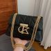 Advanced Texture Diamond Grid Chain 2024 New Fashionable And Stylish Versatile Women's Magnetic Buckle Shoulder Bag_voghion.com