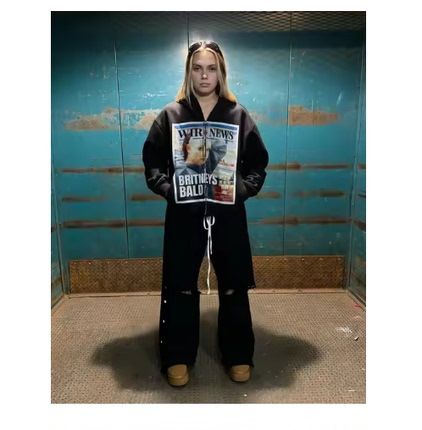 Felpa con cappuccio corta e stampata, cardigan con cerniera, nuova collezione autunno inverno 2025_voghion.com