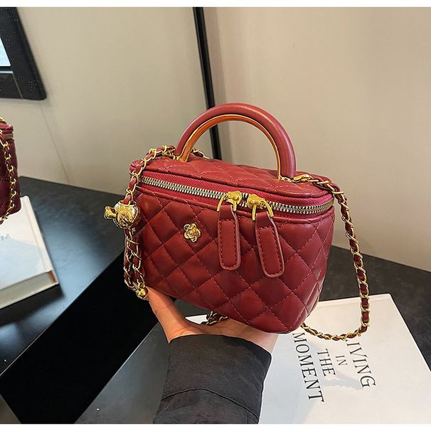 Ins Chain Mode för kvinnor 2024 Ny Lingge mångsidig trendig stil Crossbody Box Handhållen liten fyrkantig väska_voghion.com