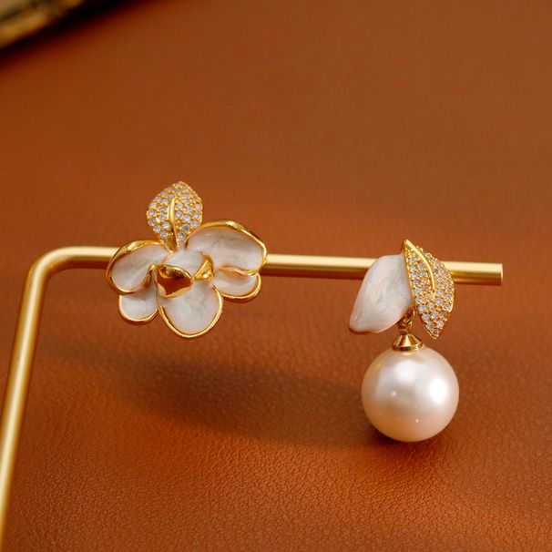 Women's Jewelry Enamel Oil Drip Asymmetrical Earrings Light Luxury Commuter Diamond Leaf Pearl Earrings Autumn And Winter_voghion.com