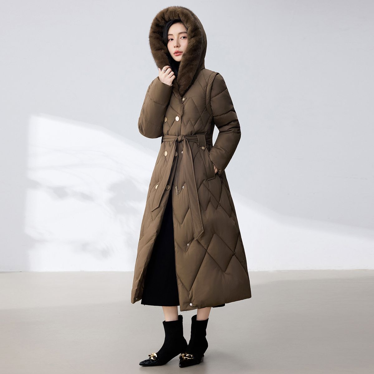 Women’s Oversized Long Hooded Puffer Coat – Knee-Length Winter Jacket In Black/Khaki/Brown/Apricot/Army Brown (L-XXXXL)_voghion.com