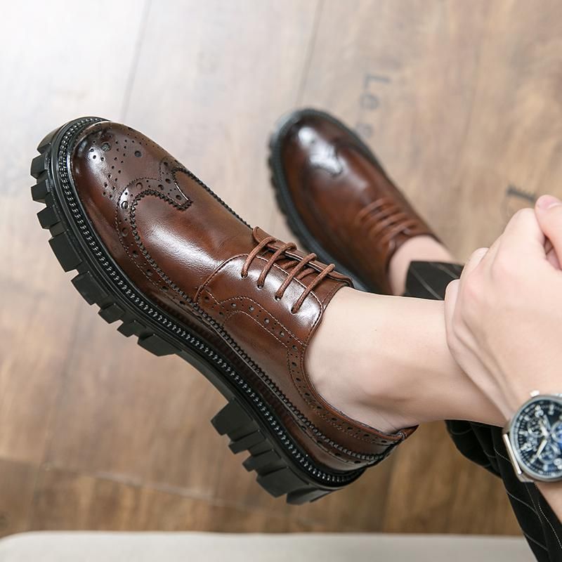 2024 Lentebloesem Britse en Koreaanse herenschoenen met ronde neus, zwart pak, bruiloft, zakelijke jurk, lederen schoenen voor heren_voghion.com