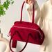 Borsa a tracolla piccola in pelle scamosciata con texture di nicchia di alta qualità, nuova tendenza 2024 per le donne da sposa rosse_voghion.com