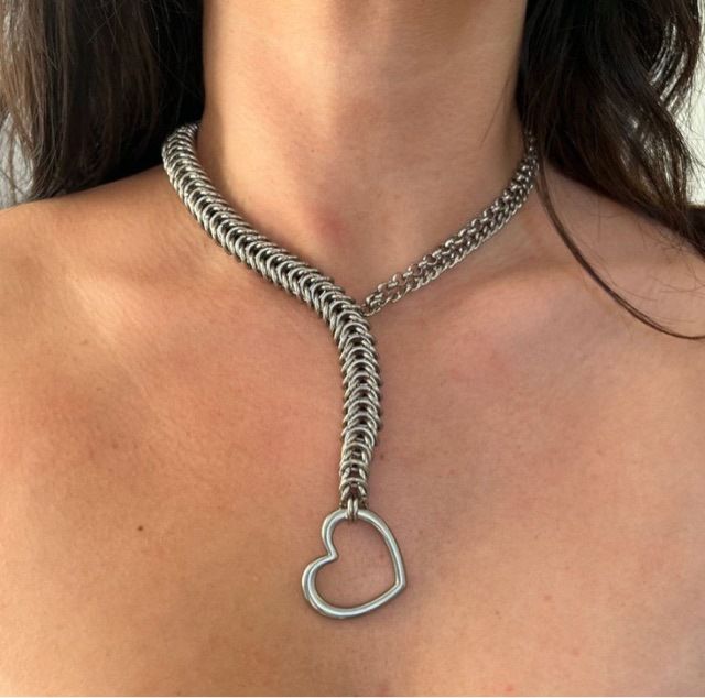 Collier en acier titane à la mode pour blogueur, chaîne de clavicule creuse en forme de cœur, style minimaliste et luxueux_voghion.com