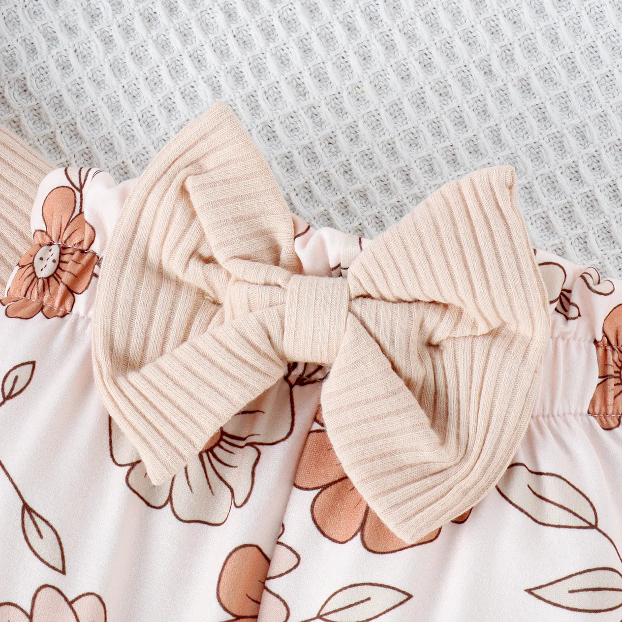 Ensemble quatre pièces pour filles, manches longues + pantalon long avec chapeau, à rayures colorées, lettres imprimées, nouvelle collection automne et hiver_voghion.com