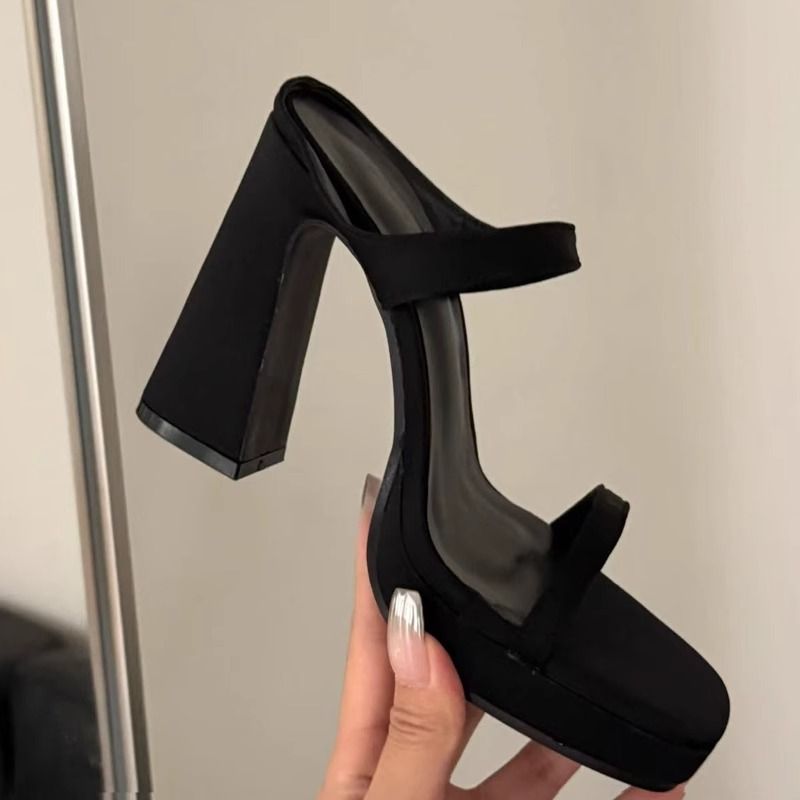 2025 Spring And Summer New Temperament Square Head A Word With Waterproof Short Heel Women's Summer Korean Style Fashionable Versatile_voghion.com