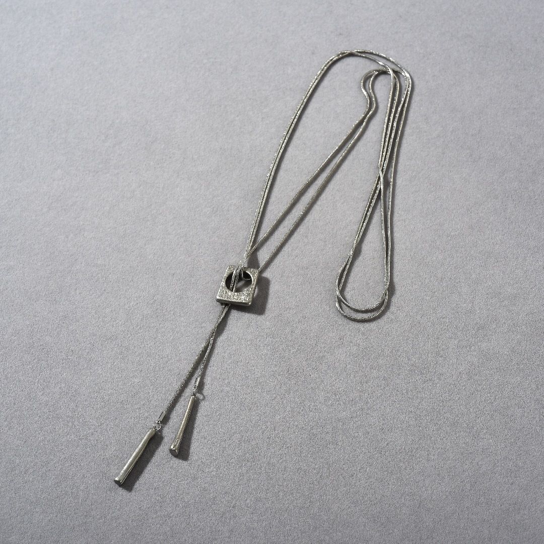 Collana con ciondolo geometrico regolabile per donna - Catena a strati con dettagli testurizzati in oro e argento_voghion.com