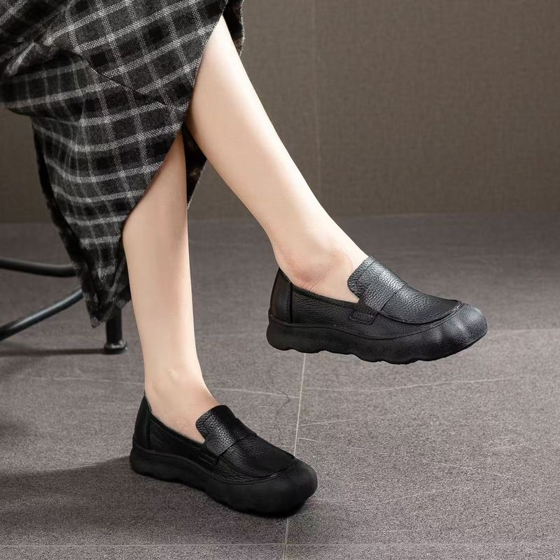 Dongguan Genuine Loafers New Style Shallow Round Toe Comfortable Versatile Soft Leather Flat Shoes For Women_voghion.com