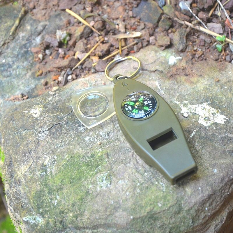 Fischietto di sopravvivenza 4 in 1: strumento di emergenza per esterni con accendifuoco, bussola e specchio di segnalazione per campeggio, escursionismo e avventure_voghion.com