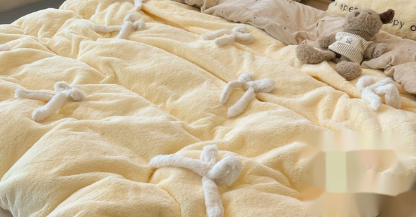 Copripiumino invernale caldo corallo a doppia faccia, 3 pezzi, con fiocco, in tre dimensioni, color latte, spessorato, INS, in quattro pezzi_voghion.com