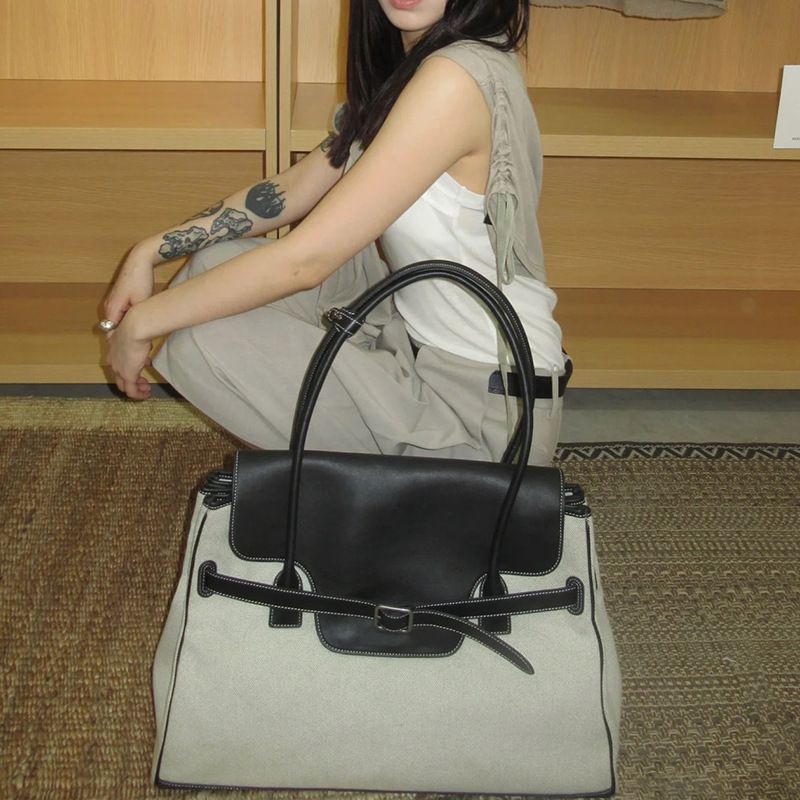 Borsa a tracolla da donna in tela di alta qualità, di grande capacità e dal design di nicchia_voghion.com