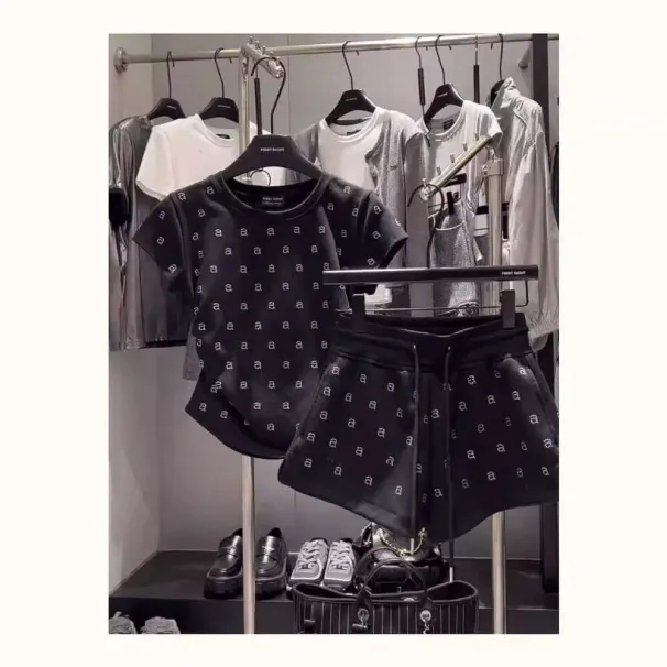 Ensemble deux pièces tendance, style coréen haut de gamme, été 2024, coupe décontractée et amincissante._voghion.com