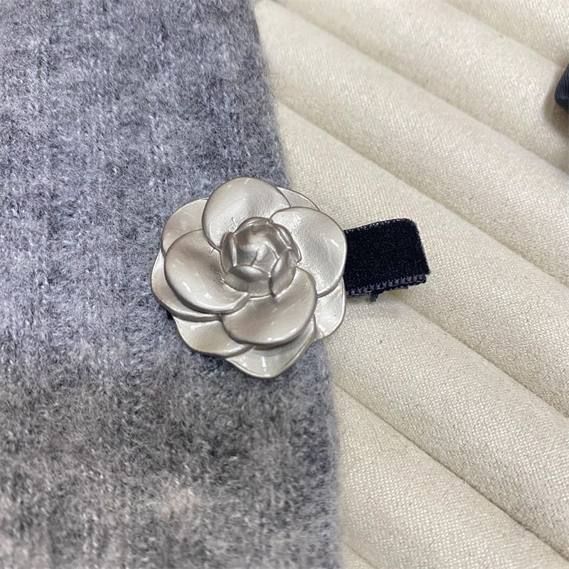 Hochwertige graue Kamelie-Haarnadel, Rosen-Haarring, eigentlich Metall-Haarschmuck, Haarnadel, neuer Pony-Clip, koreanische Version_voghion.com