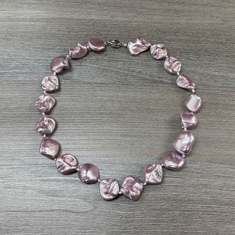 Damenschmuck Barockperlenkette mit unregelmäßig geformten Perlen, vergoldeten Zahnperlen, modisches Statement-Stück für elegante Anlässe_voghion.com