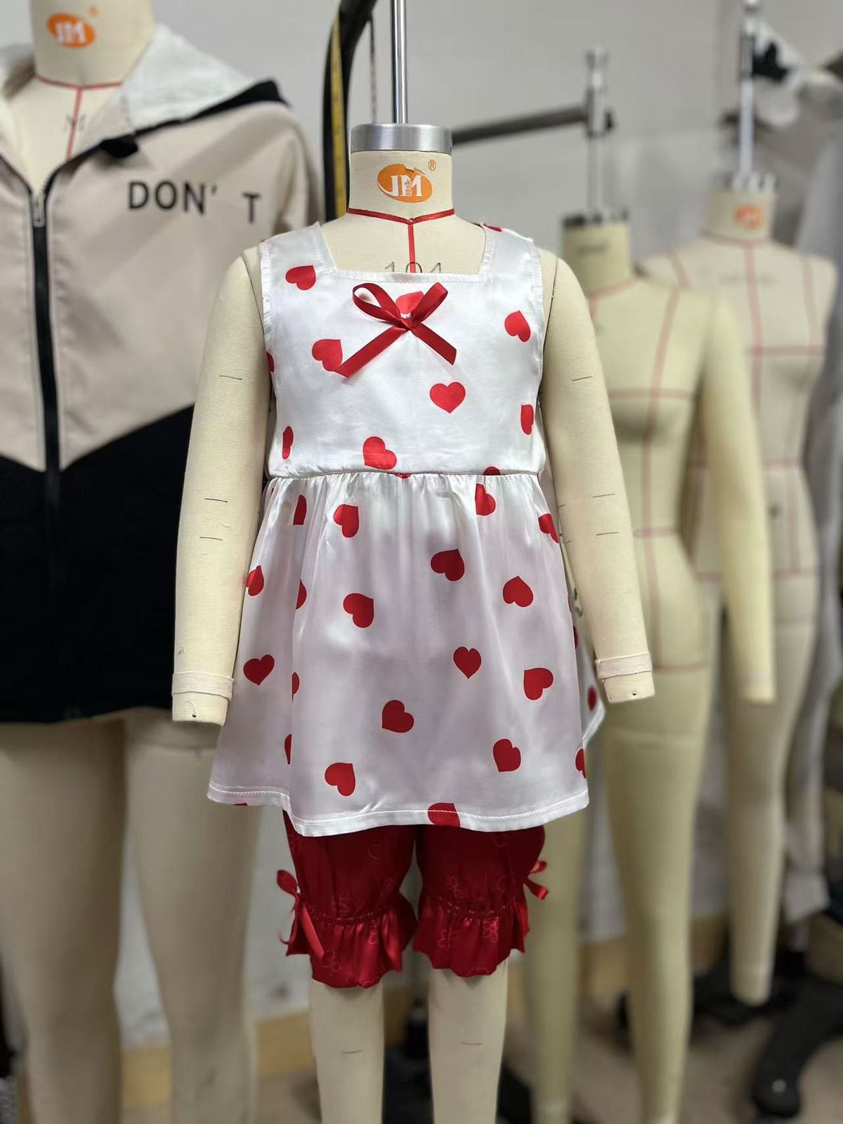 Mutter & Kinder Seide Mädchen Anzug Satin Herz Schmetterling Casual Anzug_voghion.com