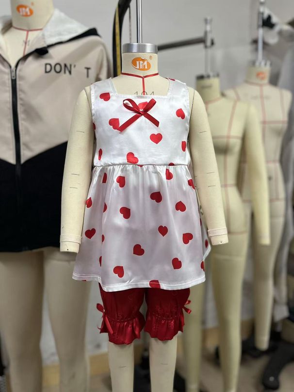 Mutter & Kinder Seide Mädchen Anzug Satin Herz Schmetterling Casual Anzug_voghion.com