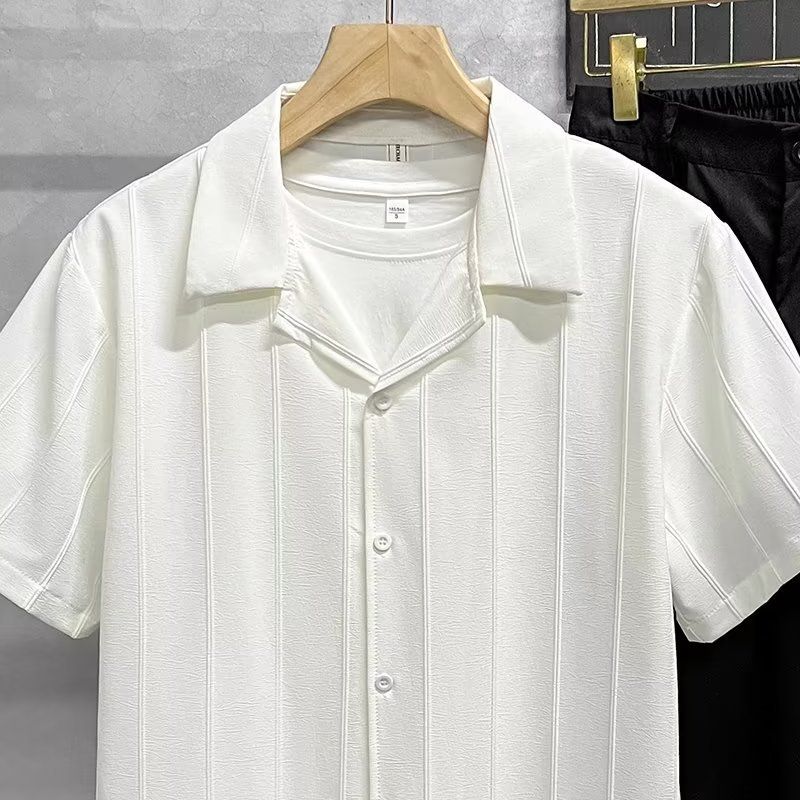 Sommerhemd im neuen Stil mit Temperament, modisch und minimalistisch, japanischer Standard, Jugendmodetrend, einfarbig, kurze Ärmel_voghion.com