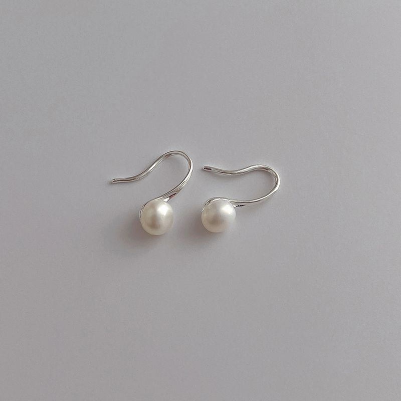 Orecchini a bottone in argento con perle d'acqua dolce naturali di Niche Design S per donna, gioielli unici, semplici e versatili_voghion.com