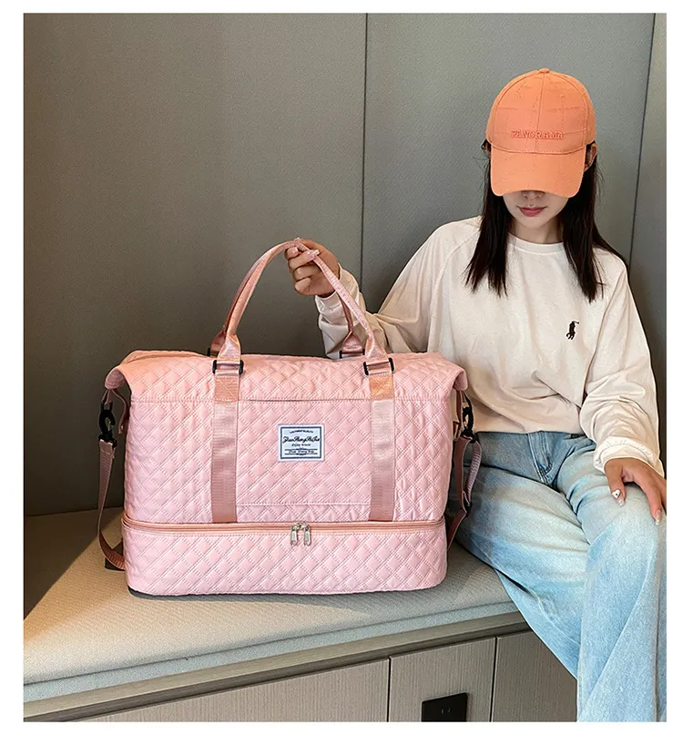 Fashionable short trip rhombus dry and wet separation sports handbag yoga fitness bag large capacity shoe compartment travel bag_voghion.com