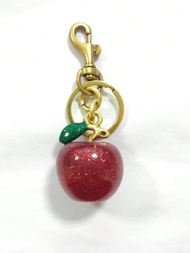 1 Stéck Schlësselanhänger a Form vu Kiischte/Äerdbier/Apel fir Fraen, Moudenhandtasche-Anhänger Accessoire, Schlësselanhänger Charm_voghion.com