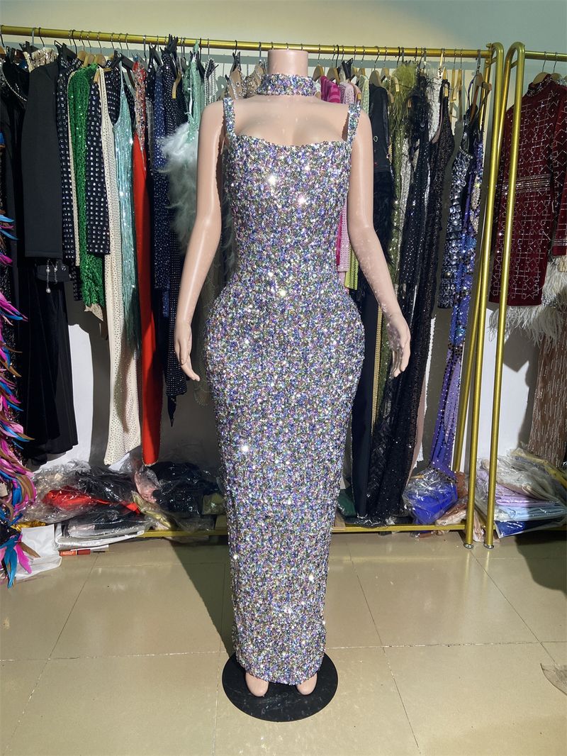 Damenbekleidung Buntes rückenfreies V-Träger-ärmelloses Pailletten-Slim-Fit-Langhüft-Wickelkleid Abendkleid für Frauen_voghion.com