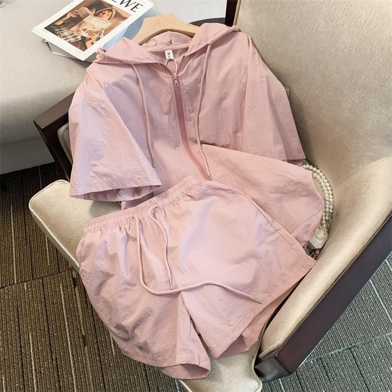 Women's summer fashionable college style short-sleeved tops and shorts two-piece suit_voghion.com