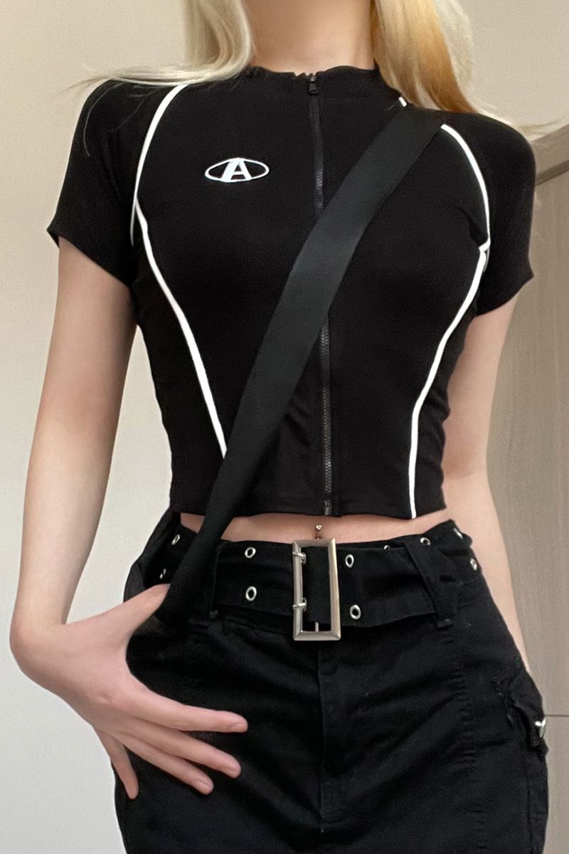 Pittige meisjes motorfiets stijl staande hals mouw T-shirt dames zomer gepersonaliseerde contrast geborduurde felle draad_voghion.com