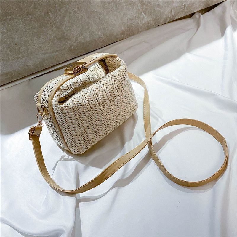 Borsa a tracolla piccola in paglia tinta unita da donna in stile classico elegante con chiusura a chiusura quadrata Borsa a tracolla Borsa in paglia_voghion.com
