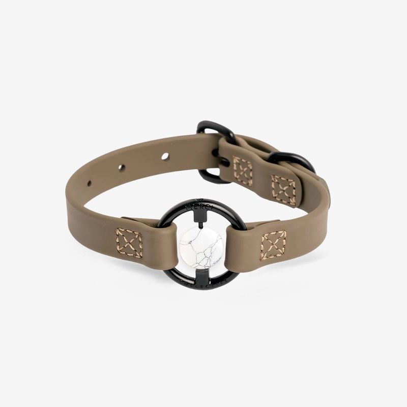 Luxury Spill-Proof Dog Collar Embedded with Healing Crystal_voghion.com