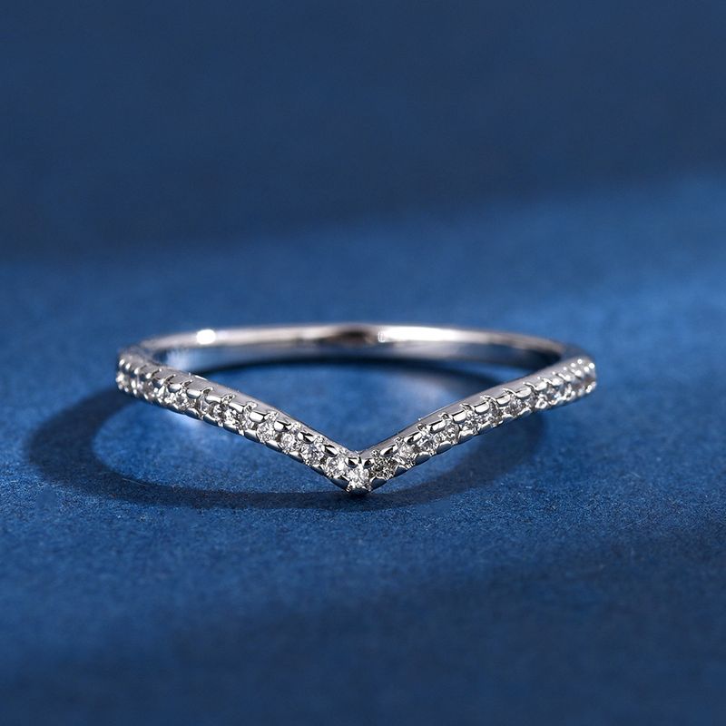 Anello a forma di V in argento 925 con micro intarsi placcato platino per donna, intarsiato con diamanti simulati di lusso leggeri, anello con diamanti ad anello variabile_voghion.com