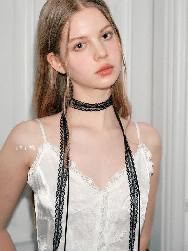 Collana girocollo in stile balletto con nastro a sciarpa versatile e dolce, con design a strati e pizzo._voghion.com